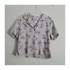 collared gray+white checkered shirt with roses